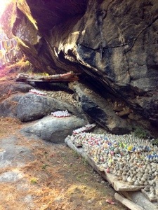Mini stupas along the way