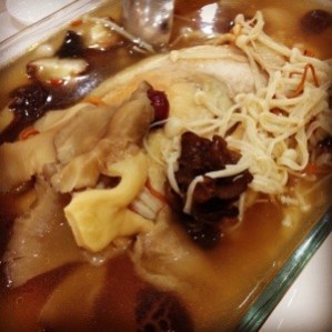 Nutritious Stew-Pot Chicken with Herbs & Mushrooms