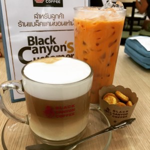 Cafe Latte and Thai Iced Tea with Milk