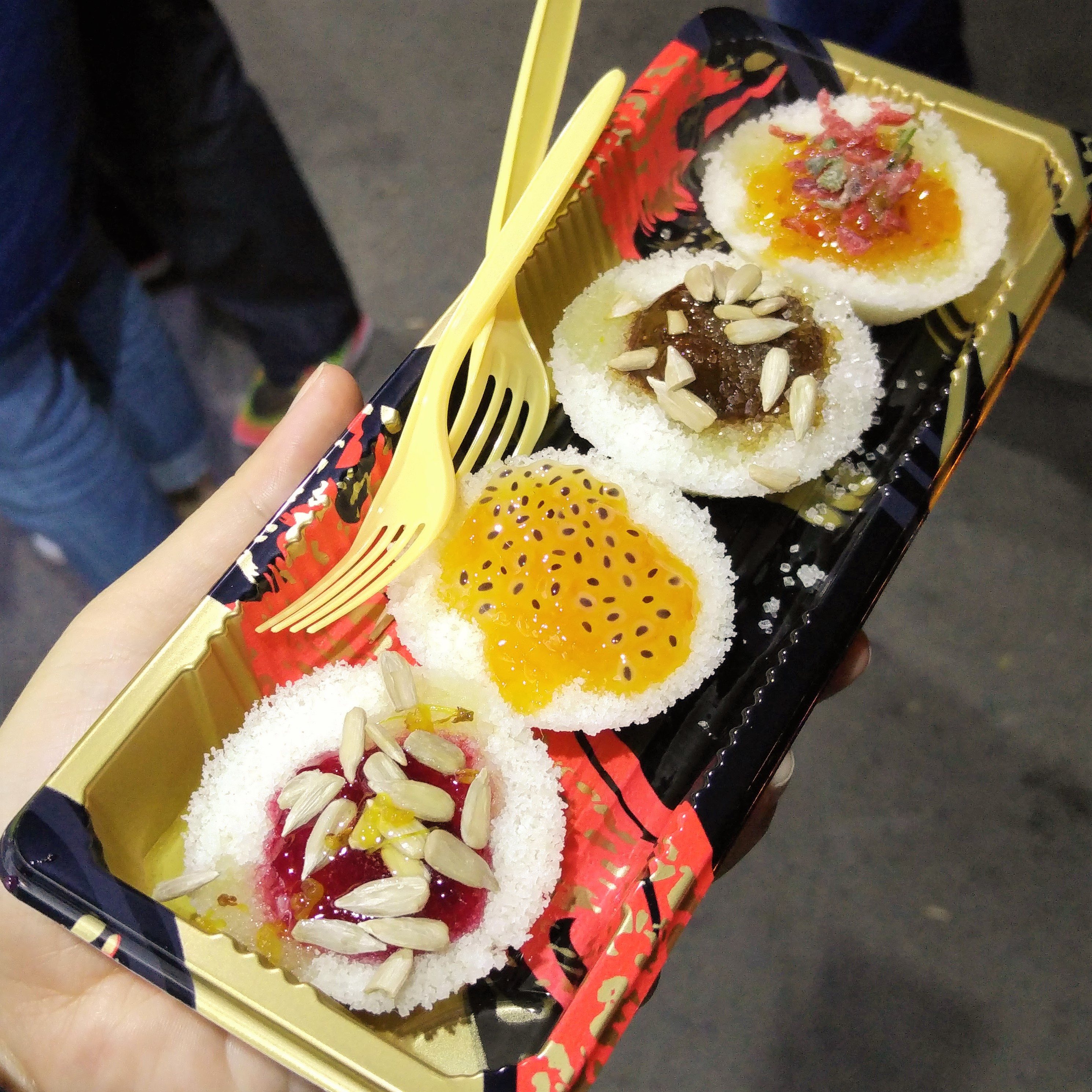 吕记北京甑糕 Beijing Steam Cake @Shichahai, Beijing | Eat.Eat.Walk.Walk . 吃吃走走